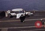 Standbild Kitty Hawk Pazifik, 1979, aus Sekunde 44 historischem Filmmaterial Videoclip 65675037819