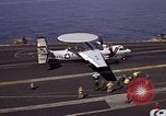 Standbild Kitty Hawk Pazifik, 1979, aus Sekunde 57 historischem Filmmaterial Videoclip 65675037819