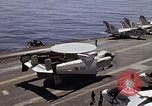 Standbild Kitty Hawk Pazifik, 1979, aus Sekunde 14 historischem Filmmaterial Videoclip 65675037820
