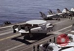 Standbild Kitty Hawk Pazifik, 1979, aus Sekunde 17 historischem Filmmaterial Videoclip 65675037820