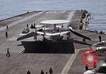Standbild Kitty Hawk Pazifik, 1979, aus Sekunde 27 historischem Filmmaterial Videoclip 65675037820