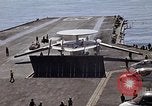 Standbild Kitty Hawk Pazifik, 1979, aus Sekunde 32 historischem Filmmaterial Videoclip 65675037820