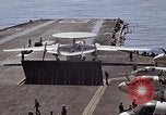 Standbild Kitty Hawk Pazifik, 1979, aus Sekunde 37 historischem Filmmaterial Videoclip 65675037820
