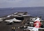 Standbild Kitty Hawk Pazifik, 1979, aus Sekunde 47 historischem Filmmaterial Videoclip 65675037820