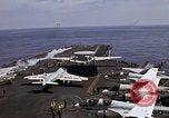 Standbild Kitty Hawk Pazifik, 1979, aus Sekunde 49 historischem Filmmaterial Videoclip 65675037820