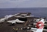 Standbild Kitty Hawk Pazifik, 1979, aus Sekunde 52 historischem Filmmaterial Videoclip 65675037820