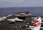 Standbild Kitty Hawk Pazifik, 1979, aus Sekunde 55 historischem Filmmaterial Videoclip 65675037820