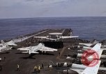 Standbild Kitty Hawk Pazifik, 1979, aus Sekunde 56 historischem Filmmaterial Videoclip 65675037820