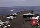 Standbild Kitty Hawk Pazifik, 1979, aus Sekunde 61 historischem Filmmaterial Videoclip 65675037820