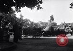 Standbild Gemüse kaufen Stuttgart Deutschland, 1947, aus Sekunde 4 historischem Filmmaterial Videoclip 65675037832