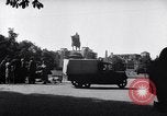 Standbild Gemüse kaufen Stuttgart Deutschland, 1947, aus Sekunde 9 historischem Filmmaterial Videoclip 65675037832