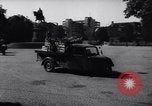 Standbild Gemüse kaufen Stuttgart Deutschland, 1947, aus Sekunde 15 historischem Filmmaterial Videoclip 65675037832