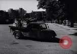 Standbild Gemüse kaufen Stuttgart Deutschland, 1947, aus Sekunde 16 historischem Filmmaterial Videoclip 65675037832