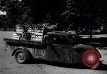 Standbild Gemüse kaufen Stuttgart Deutschland, 1947, aus Sekunde 18 historischem Filmmaterial Videoclip 65675037832