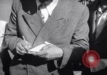 Standbild Gemüse kaufen Stuttgart Deutschland, 1947, aus Sekunde 40 historischem Filmmaterial Videoclip 65675037832