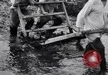 Standbild Japanische Bauer Japan, 1948, aus Sekunde 21 historischem Filmmaterial Videoclip 65675037840