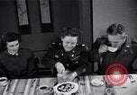 Immagine di Donna Esercito Tokyo Giappone, 1949, secondo 30 filmato di repertorio 65675037858