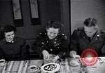 Immagine di Donna Esercito Tokyo Giappone, 1949, secondo 31 filmato di repertorio 65675037858