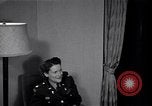 Immagine di Donna Esercito Tokyo Giappone, 1949, secondo 43 filmato di repertorio 65675037858