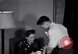 Immagine di Donna Esercito Tokyo Giappone, 1949, secondo 46 filmato di repertorio 65675037858
