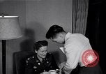 Immagine di Donna Esercito Tokyo Giappone, 1949, secondo 50 filmato di repertorio 65675037858