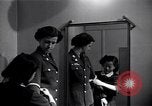 Immagine di Donna Esercito Tokyo Giappone, 1949, secondo 61 filmato di repertorio 65675037858