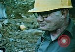 Immagine di Harry Truman a Mount Saint Helens Washington State United States USA, 1980, secondo 13 filmato di repertorio 65675037861
