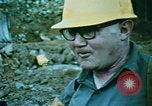 Immagine di Harry Truman a Mount Saint Helens Washington State United States USA, 1980, secondo 15 filmato di repertorio 65675037861