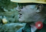 Immagine di Harry Truman a Mount Saint Helens Washington State United States USA, 1980, secondo 21 filmato di repertorio 65675037861