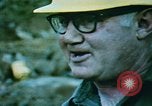 Immagine di Harry Truman a Mount Saint Helens Washington State United States USA, 1980, secondo 23 filmato di repertorio 65675037861