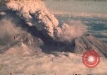 Standbild Mount Saint Helens Eruption Washington State United States USA, 1980, aus Sekunde 1 historischem Filmmaterial Videoclip 65675037877