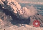 Standbild Mount Saint Helens Eruption Washington State United States USA, 1980, aus Sekunde 9 historischem Filmmaterial Videoclip 65675037877