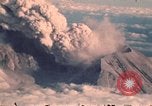 Standbild Mount Saint Helens Eruption Washington State United States USA, 1980, aus Sekunde 11 historischem Filmmaterial Videoclip 65675037877