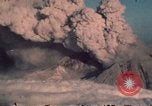 Standbild Mount Saint Helens Eruption Washington State United States USA, 1980, aus Sekunde 17 historischem Filmmaterial Videoclip 65675037877