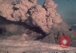 Standbild Mount Saint Helens Eruption Washington State United States USA, 1980, aus Sekunde 20 historischem Filmmaterial Videoclip 65675037877