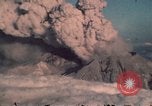 Standbild Mount Saint Helens Eruption Washington State United States USA, 1980, aus Sekunde 24 historischem Filmmaterial Videoclip 65675037877