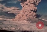 Standbild Mount Saint Helens Eruption Washington State United States USA, 1980, aus Sekunde 34 historischem Filmmaterial Videoclip 65675037877