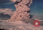 Standbild Mount Saint Helens Eruption Washington State United States USA, 1980, aus Sekunde 41 historischem Filmmaterial Videoclip 65675037877