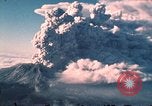 Immagine di Mount Saint Helens Washington State United States USA, 1980, secondo 6 filmato di repertorio 65675037878