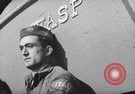 Standbild italienische Kriegsgefangene Neapel Italien, 1945, aus Sekunde 4 historischem Filmmaterial Videoclip 65675037881