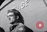 Standbild italienische Kriegsgefangene Neapel Italien, 1945, aus Sekunde 7 historischem Filmmaterial Videoclip 65675037881