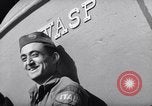 Standbild italienische Kriegsgefangene Neapel Italien, 1945, aus Sekunde 12 historischem Filmmaterial Videoclip 65675037881