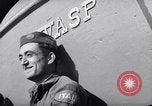 Standbild italienische Kriegsgefangene Neapel Italien, 1945, aus Sekunde 13 historischem Filmmaterial Videoclip 65675037881