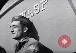 Standbild italienische Kriegsgefangene Neapel Italien, 1945, aus Sekunde 14 historischem Filmmaterial Videoclip 65675037881