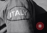 Standbild italienische Kriegsgefangene Neapel Italien, 1945, aus Sekunde 19 historischem Filmmaterial Videoclip 65675037881