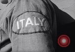 Standbild italienische Kriegsgefangene Neapel Italien, 1945, aus Sekunde 24 historischem Filmmaterial Videoclip 65675037881