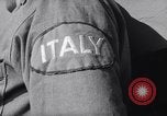 Standbild italienische Kriegsgefangene Neapel Italien, 1945, aus Sekunde 29 historischem Filmmaterial Videoclip 65675037881