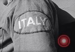 Standbild italienische Kriegsgefangene Neapel Italien, 1945, aus Sekunde 31 historischem Filmmaterial Videoclip 65675037881