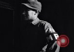 Standbild italienische Kriegsgefangene Neapel Italien, 1945, aus Sekunde 44 historischem Filmmaterial Videoclip 65675037881