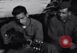 Standbild italienische Kriegsgefangene Neapel Italien, 1945, aus Sekunde 27 historischem Filmmaterial Videoclip 65675037882